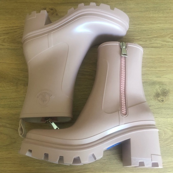 NIB $550 Moncler Loftgrip Block Heel Rain Boot 11US / 41EU, PINK! - Picture 9 of 15